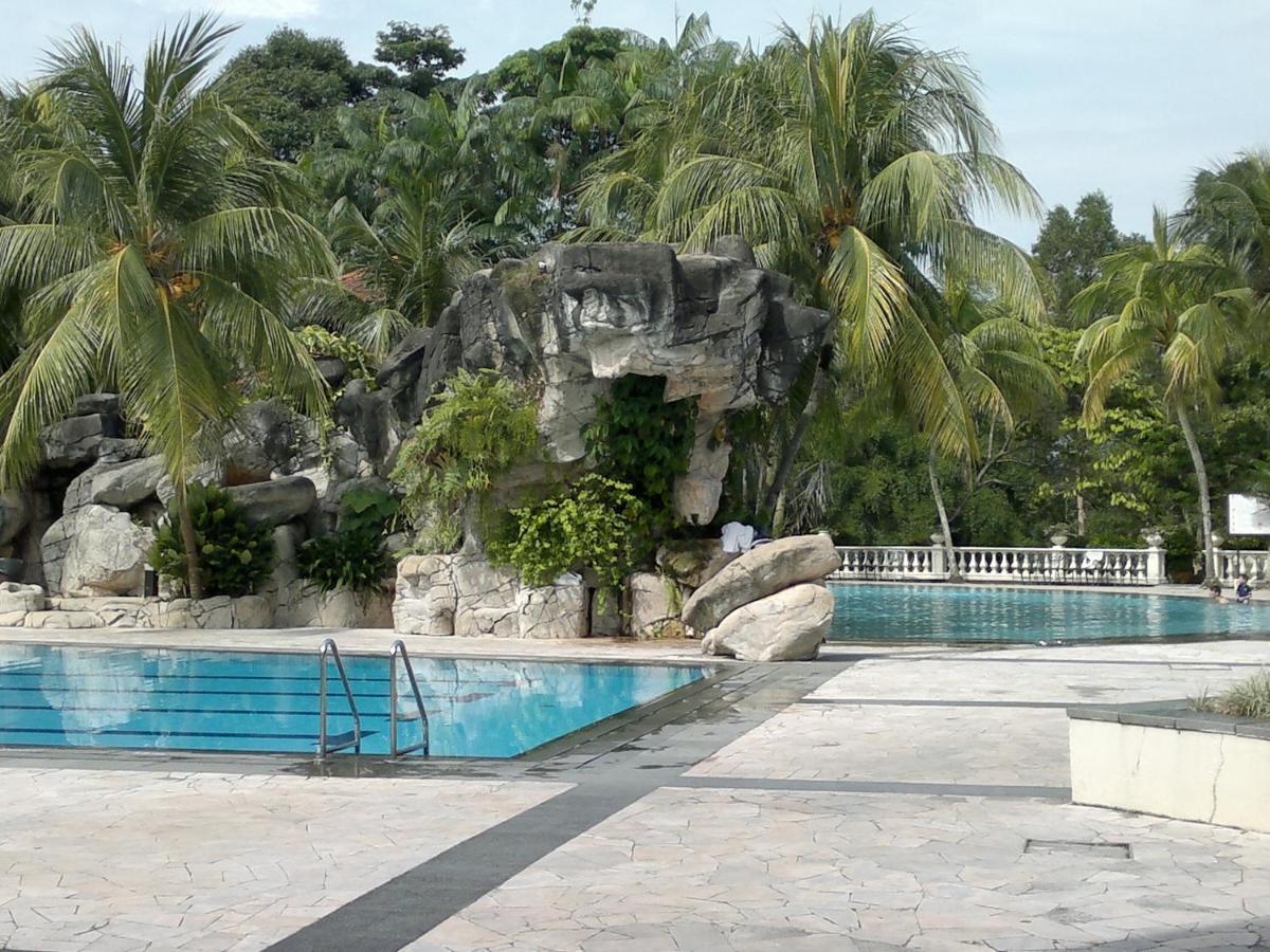 Pulai Spring Resort Kampung Kangkar Pulai ภายนอก รูปภาพ