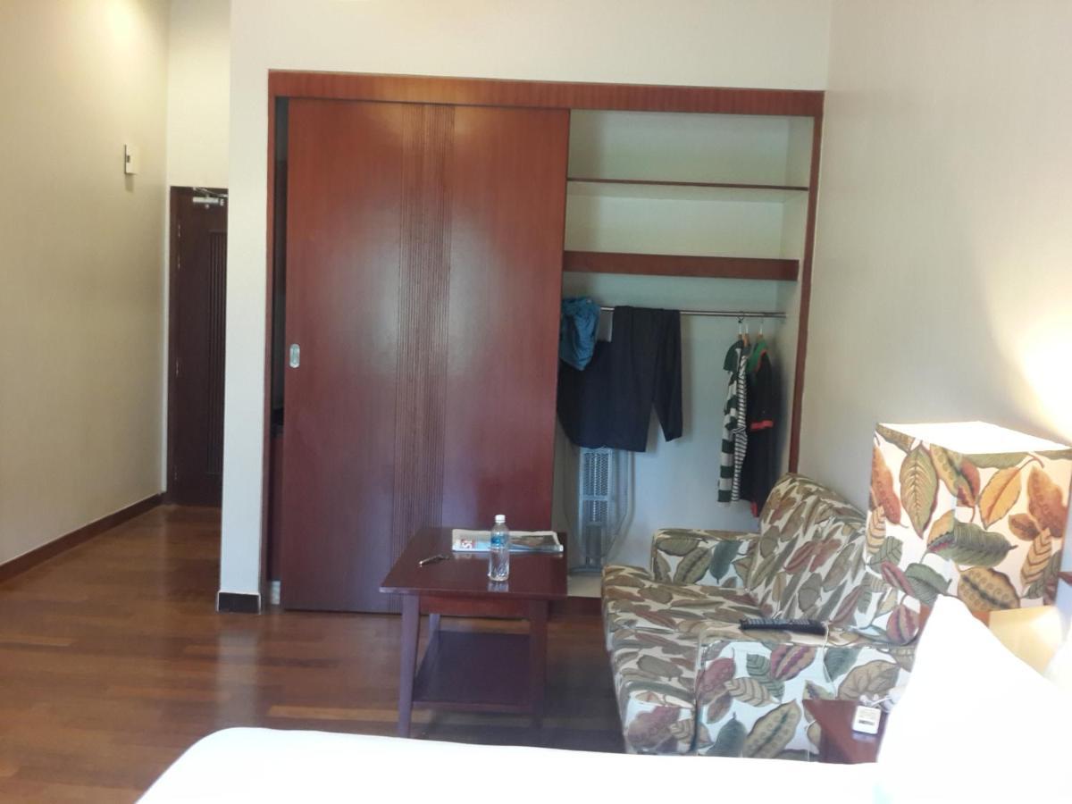 Pulai Spring Resort Kampung Kangkar Pulai ภายนอก รูปภาพ