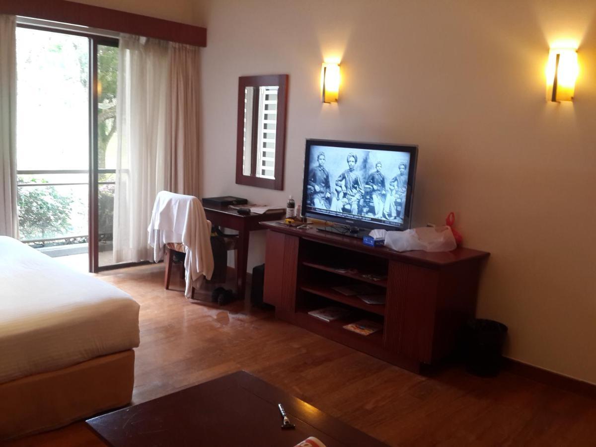 Pulai Spring Resort Kampung Kangkar Pulai ภายนอก รูปภาพ